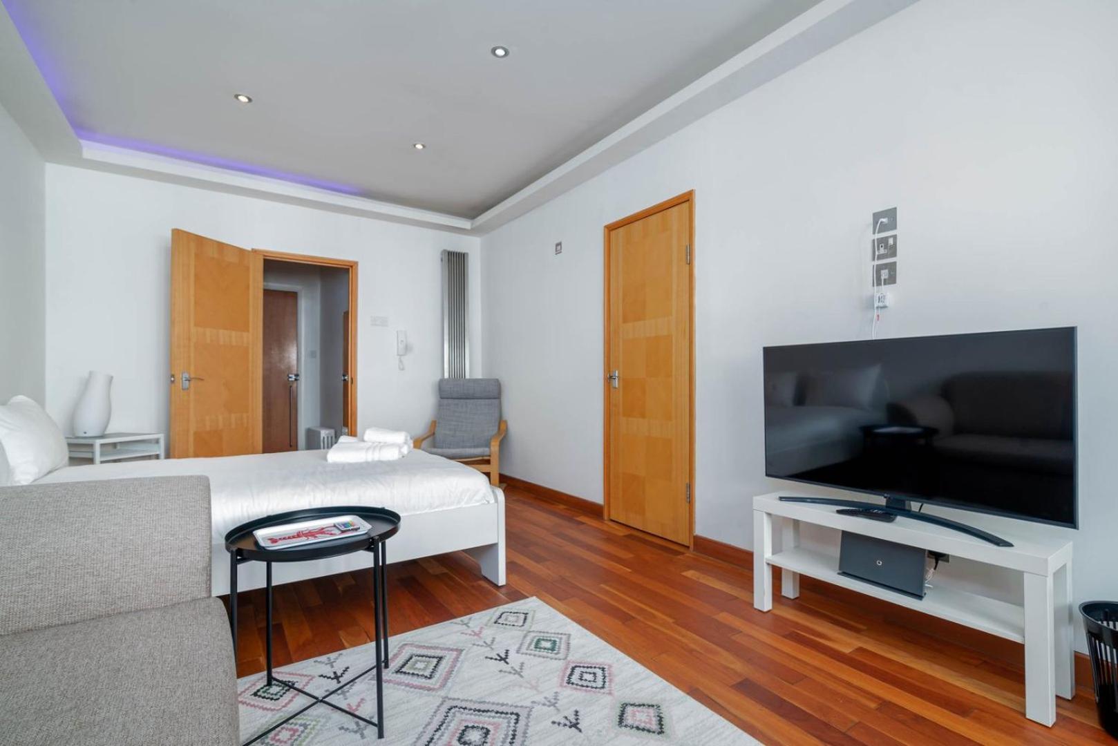 Apartmán Guestready - Central Converted Mews In Bayswater Londýn Exteriér fotografie