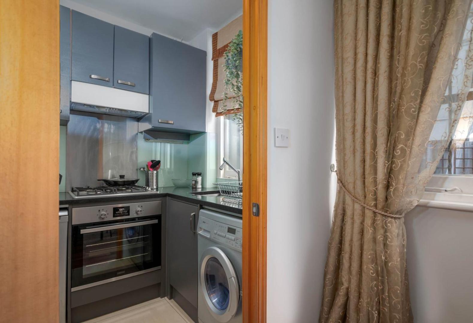 Apartmán Guestready - Central Converted Mews In Bayswater Londýn Exteriér fotografie